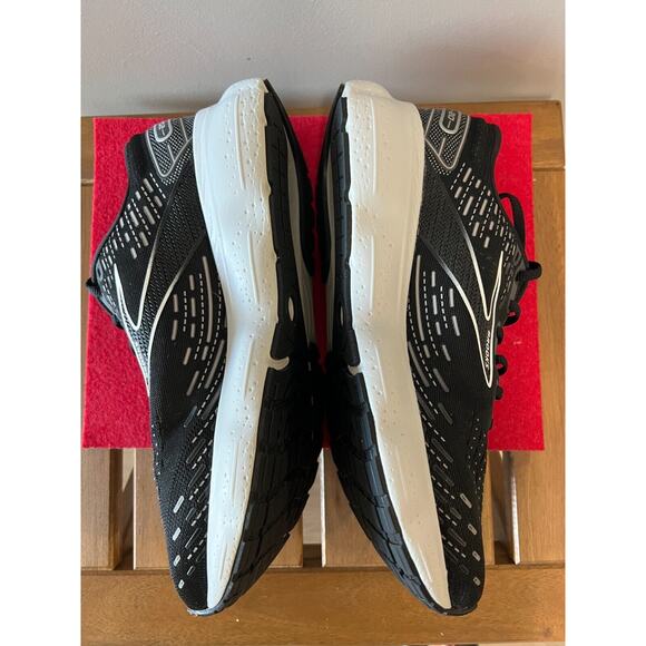 Brooks Women's Glycerin 20 black/white Running Shoe SIZE 10 MEDIUM - Picture 8 of 10